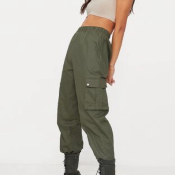 PrettyLittleThing Pants - Pretty Little Things Cargo Pants Pocket Detail